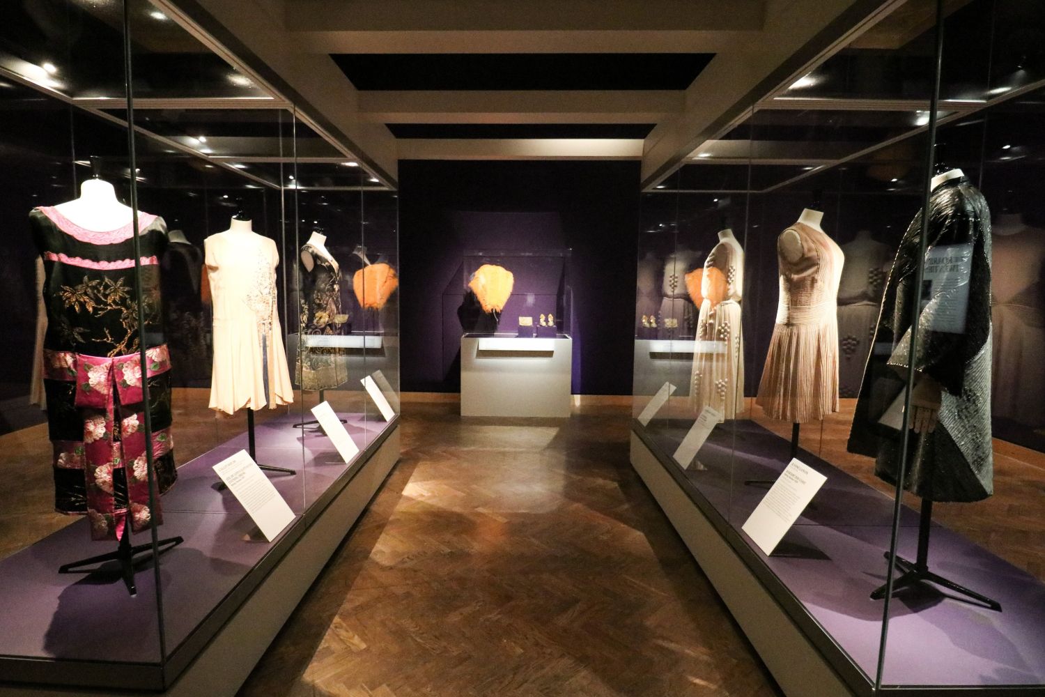 Paris Couture” Exhibits High Fashion as Art and History at the
